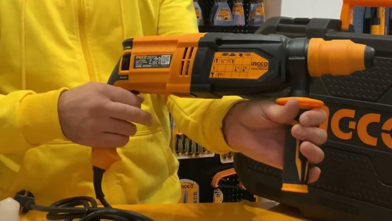 Miniatură video: Перфоратор INGCO RGH9528-2