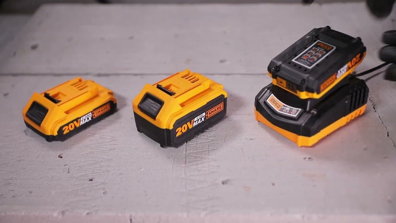 Miniatură video: INGCO FBLI2001 Batteria a Litio 20V 2AH