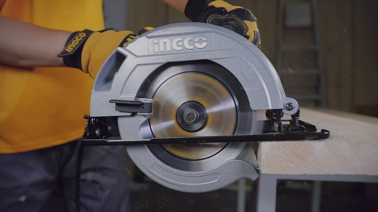 Miniatură video: INGCO Circular saw CS18568