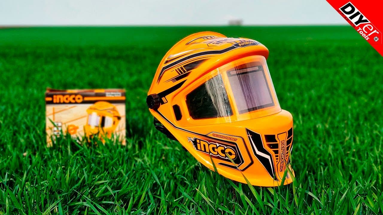 Miniatură video: INGCO AHM001 Auto Darkening Welding Helmet @diyertools