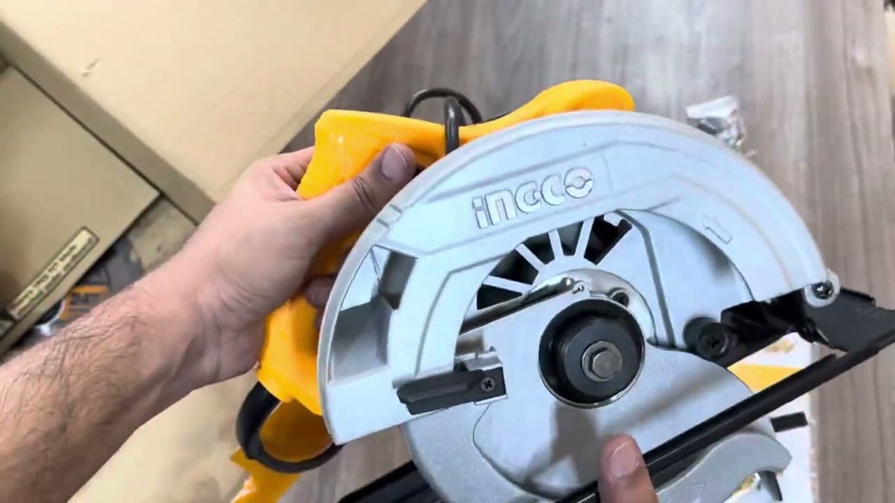 Miniatură video: INGCO 1400W Circular Saw CS18538 Unboxing by Buttar Enterprises 03350506506 | Lahore Pakistan