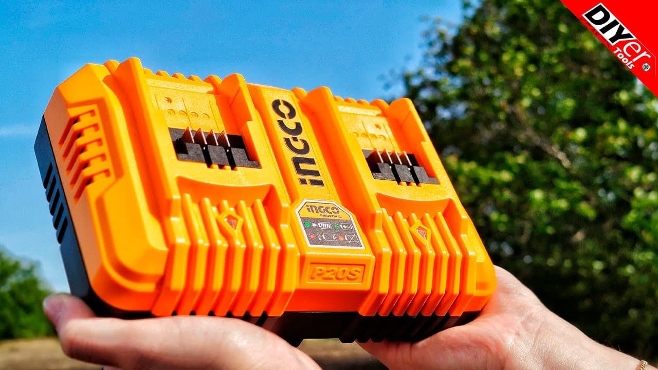 Miniatură video: INGCO FCLI2034E Fast Intelligent Charger 105W | UNBOXING @diyertools
