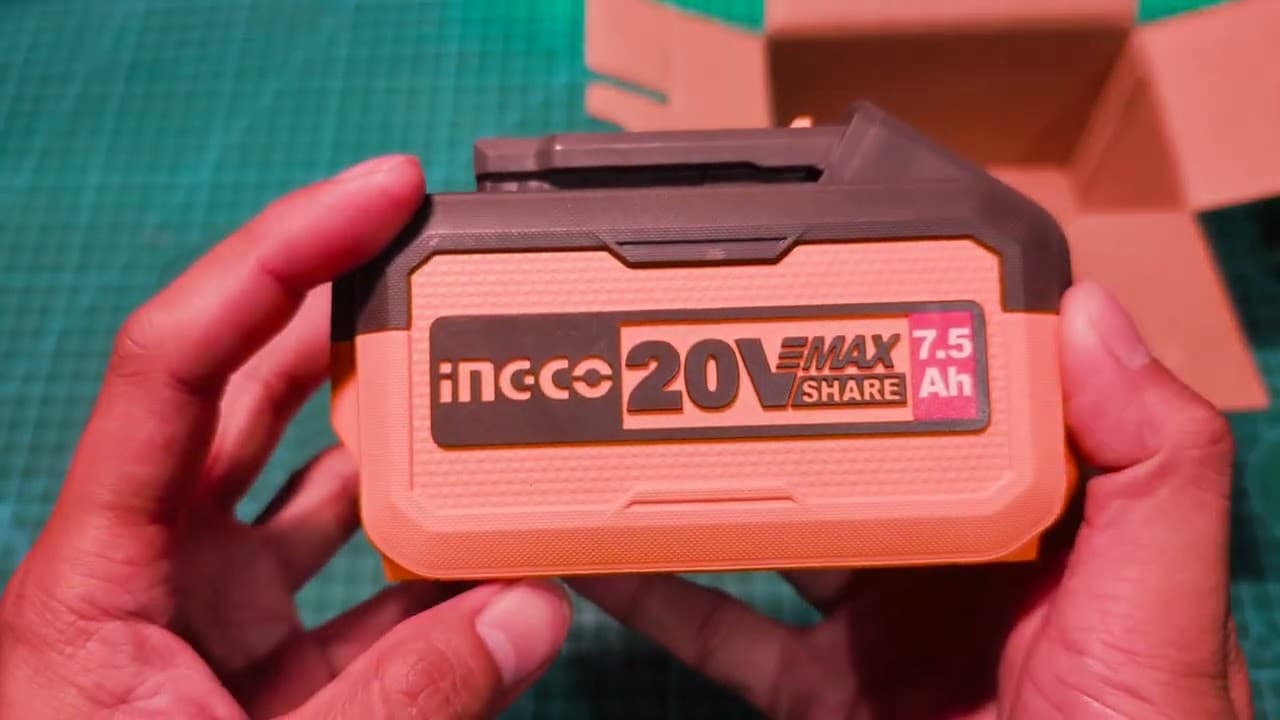 Miniatură video: INGCO P20S 20V Lithium Ion Battery Pack 7.5Ah FBLI2075